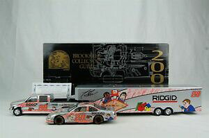 yzubNtB[hgj[X`[gz[Ef|̎q[NVbvLrV[g[FBrookfield Tony Stewart #20 Home Depot Kids Workshop Crew Cab Show Traile