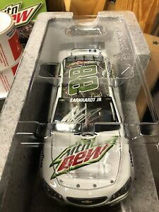 �y���������z���}�E���e���f���[�f�[���W���j�A�A���b�N�X�E�A�N�V�����̒��M�T�C������Autographed 2016 #88 MOUNTAIN DEW DALE JR / ALEX BOWMAN 1/24 Action W COA 1/505