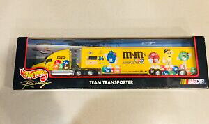 yzzbgzC[E[VOE`[gX|[^[FXP[?? Hot Wheels 2001 MM Racing Team Transporters 1:64 Scale ??