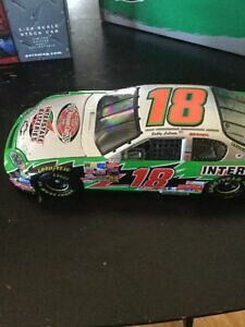 �y���������z�{�r�[�E���{���e���F�X�P�[�����o�b�e��Bobby Labonte #18 1:24 Scale Interstate Batteries 2003