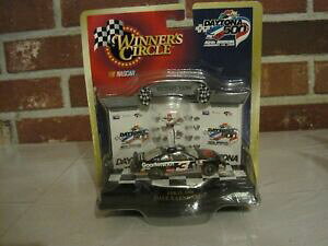 �y���������z�̏��҂̉~���f�C���E�A�[���n�[�g�E�f�C�g�i���J�ÐV����1998 NASCAR WINNERS CIRCLE #3 DALE EARNHARDT DAYTONA 500--40TH ANNUAL--NEW