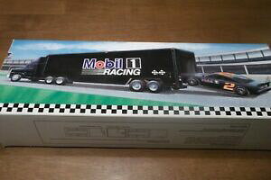 yz[rE[VOE`[̃gX|[^[F[XJ[̍ƓFijMOBIL 1 RACING TEAM TRANSPORTER  1:64 RACE CAR WORKING LIGHTS 1:64 NIB (86)
