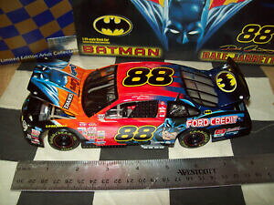 yzfCEWbgFXP[̃obg}̃ANVt[hgNJV[bgDALE JARRETT 1:24 scale BATMAN ACTION HOOD  TRUNK OPENS 1998 CHARLOTTE