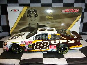 yzfCEWbgFXP[̎ԃANVDale Jarrett #88 UPS 2003 Taurus 1:24 scale car NASCAR 103428 Action