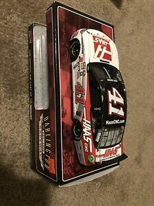 yzANVNgubVn[gȃ_[gɐcԂ肵F2015 Action Kurt Busch #41 HAAS CNC Retro Darlington Throwback 1:24 NASCAR