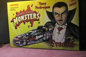 【送料無料】ユニバーサル・スタジオ・モンスターのトニー・ドラキュラ:フォード・マスタングUniversal Studios Monsters Tony Pedregon Dracula 1:24 2000 Ford Mustang