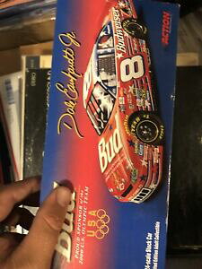 �y���������z�f�C���E�A�[���n�[�g�W���j�A��o�h���C�U�[�I�����s�b�N���V�l�V�{���[�̏������ꂽ�IDale Earnhardt Jr 2000 Bud Budweiser Olympic #8 Rookie Chevy 1/24 NASCAR Signed!