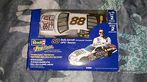 yźFfCEWbgRevell NASCAR 1:24 Dale Jarrett #88 UPS