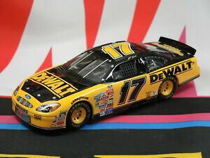 �y���������z�}�b�g���F�`�[���̌��a�̏��L�҃V���[�YMatt Kenseth #17 Dewalt 2001 1:24 Team Caliber Owners Series
