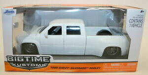 【送料無料】スケール金属モデルトラックシボレー・シルベラード』のJADA 1/24 Scale Metal Model Truck - 90145 - 1999 Chevy Silverado Dooley-White