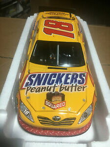 yzs[ibco^[̓g^J̐VKYLE BUSCH SNICKERS PEANUT BUTTER SQUARED 1/24 TOYOTA CAMRY NASCAR NEW