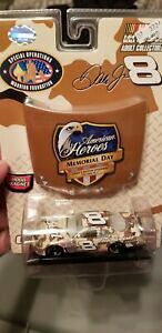 �y���������z�f�C���E�A�[���n�[�g�W���j�A�f�C�A�����J���E�q�[���[Dale Earnhardt Jr 1/64 2007 DEI Camo American Heroes