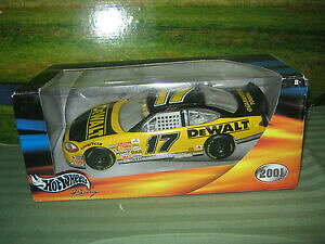 �y���������z�z�b�g�z�C�[�����[�V���O�}�b�g���c�[���A�X�P�[��Hot Wheels Racing Matt Kenseth#17 DeWalt Tools Mattel Die-Cast 1/24 Scale 2001