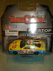 yz{r[E{e΋pbNVÂ܂̏[d̓`[̌ãsbgFpbP[W̐V@\#43 BOBBY LABONTE CHEERIOS DODGE CHARGER 2006 Team Caliber Pit 1:64