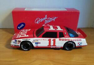 �y���������z���́��o�h���C�U�[�����e�J�����FOriginal 1985 Darrell Watrip #11 Budweiser Monte Carlo 1:24 BWB