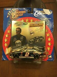 �y���������z�̏��҂̉~�_�u���v���`�i�����X�e�B�E�E�H���XNASCAR Winners Circle Double Platinum Rusty Wallace