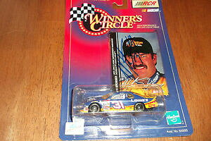 yz}CNXLi[MTC联҂̉~FijMIKE SKINNER AUTOGRAPHED #31 LOWES WINNER'S CIRCLE 1:64 (60)