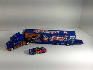 �y���������z�i�X�J�[�E���[�V���O�E�`�[���̃g���b�N�Ƃ́A���J�[HENDRICK MOTORSPORTS NASCAR RACING TEAM TRUCK AND THE #5 CAR