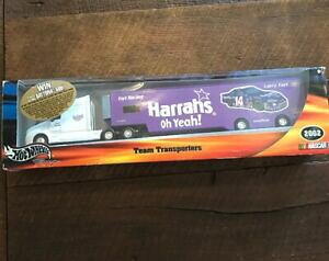 �y���������z�`�[���^����#56135 NIB�Ƌ�������2002�N�̃z�b�g�E�z�C�[���Y�uHarrahs�vNASCAR�����[�E�t�H�C�g2002 Hot Wheels Harrahs NASCAR Larry Foyt Racing Team Transport