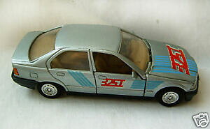 yzzr[ E͌^ԁEoCN [VOJ[ I[hEF[fJ[old welly bmw 325 i 132 toy model car