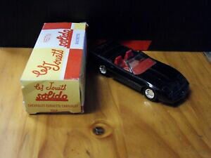 �y���������z�z�r�[ �E�͌^�ԁE�o�C�N ���[�V���O�J�[ �~�j�`���A�\���_�m�V�{���[�R���x�b�g�J�u���I���X�P�[��miniature vehicle solido chevrolet corvette cabriolet 1984 143 scale