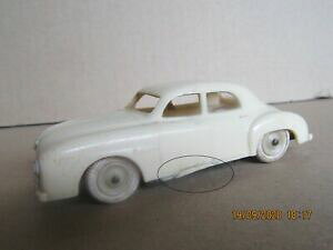 yzzr[ E͌^ԁEoCN [VOJ[ AeB[N~jAbNXvX`bNtQ[gx[W807n 1958s toy antique minialuxe plastic renault frigate beige 143
