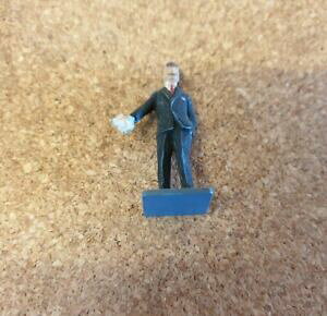 yzzr[ E͌^ԁEoCN [VOJ[ T[rXXe[VZbg}Nbv{[hvX`bNtBMAdinky 009 service station set man with clipboard plastic figure