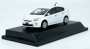 yzzr[ E͌^ԁEoCN [VOJ[ g^vEXzCg~jJ[f143 toyota prius white diecast car model
