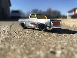 yzzr[ E͌^ԁEoCN [VOJ[ zbgzC[Vo[hJX^~^[AC_[hot wheels 83 silverado c10 custom raw red hot millitary real riders