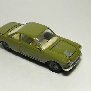 yzzr[ E͌^ԁEoCN [VOJ[ VAtBAbgVA^XP[frussian car ussr fiatsiata 1500 scale model 143