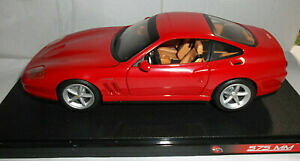 yzzr[ E͌^ԁEoCN [VOJ[ ^ftF[CbhoC}eXP[x[Xv[gmetal model ferrari 575 mm in red by mattel 2000 scale 118 with base plate