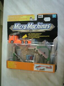 yzzr[ E͌^ԁEoCN [VOJ[ }CN}VNbVobVJ[hnYumicro machines crash n bash on card hasbro 2001