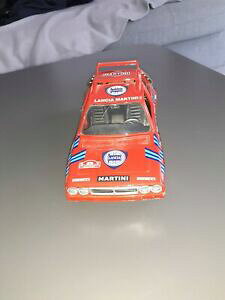 �y���������z�z�r�[ �E�͌^�ԁE�o�C�N ���[�V���O�J�[ �����`�A�f���^�}�e�B�[�j�X�P�[���u���Slancia delta s4 martini 124 scale burago