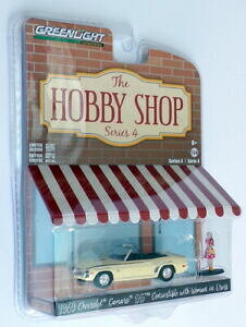 yzzr[ E͌^ԁEoCN [VOJ[ O[CgXP[V{[J}RuhXgreenlight 164 scale 97040b 1969 chevrolet camaro ss conv amp; woman in dress