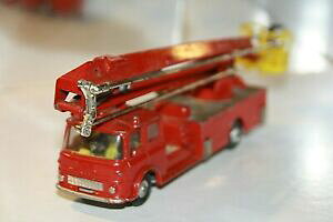 yzzr[ E͌^ԁEoCN [VOJ[ R[M[TCVm[PGWcorgi toys 1127 simon snorkel fire engine working and almost perfect