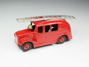 �y���������z�z�r�[ �E�͌^�ԁE�o�C�N ���[�V���O�J�[ �f�B���L�[�C���O�����hdinky toys england 250streamlined fire engine