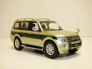 �y���������z�z�r�[ �E�͌^�ԁE�o�C�N ���[�V���O�J�[ �p�W�F���x�[�W���O���[��mitsubishi pajero 4wd 2010 beigegreen 143