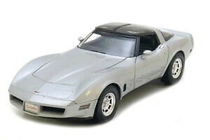 �y���������z�z�r�[ �E�͌^�ԁE�o�C�N ���[�V���O�J�[ �E�F���[�V�{���[�R���x�b�g�N�[�y�V���o�[welly 12546s 118 chevrolet corvette c3 coupe 1982 silver