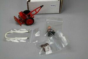 yzzr[ E͌^ԁEoCN [VOJ[ f~j`AtBMA|vzc1265 ff models v4957 miniature figurines firemen towable pump