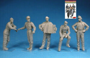 yzzr[ E͌^ԁEoCN [VOJ[ ftBMA}EgLbg~jA[ghCcmodel figures military soldiers mounting kit miniart german tank crew