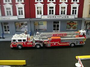 yzzr[ E͌^ԁEoCN [VOJ[ R[hLbgobVeB[_[XP[code 3 kitbash fdny tiller ladder 5 164 scale