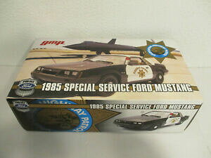 �y���������z�z�r�[ �E�͌^�ԁE�o�C�N ���[�V���O�J�[ �t�H�[�h�}�X�^���O�J���t�H���j�A�n�C�E�F�C�p�g���[���T�[�r�Xgokr 118 gmp ford mustang california highway patrol special service ovp