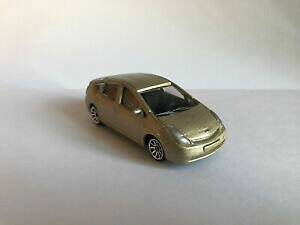 yzzr[ E͌^ԁEoCN [VOJ[ g^vEX}Wbgftoyota prius, majorette car model 164