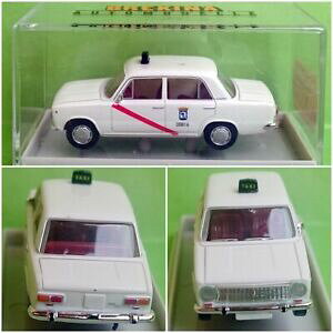 �y���������z�z�r�[ �E�͌^�ԁE�o�C�N ���[�V���O�J�[ �u���L�i�t�B�A�b�g�^�N�V�[�}�h���[�hbrekina 187 ho fiat 124 taxi madrid in the years 70