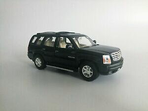 �y���������z�z�r�[ �E�͌^�ԁE�o�C�N ���[�V���O�J�[ �L���f���b�N�G�X�J���[�h�E�F���[cadillac escalade 2002 124 welly