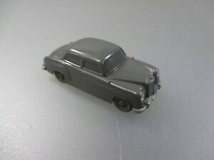 yzzr[ E͌^ԁEoCN [VOJ[ CLOZfXxcKXwiking mercedes benz 180, not glazed schub 35