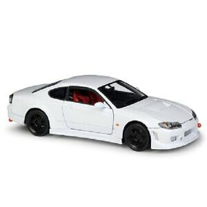 yzzr[ E͌^ԁEoCN [VOJ[ EF[VrA~jJ[f[VOJ[zCgwelly 124 nissan silvia s15 diecast model racing car white in box