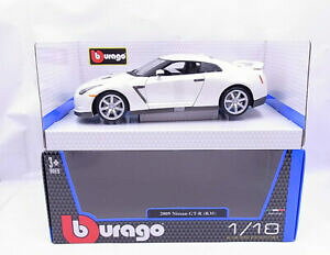 yzzr[ E͌^ԁEoCN [VOJ[ XP[Ibv90662 bburago 1812079 nissan gtr r35 car white 118 scale in ovp