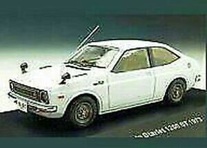 �y���������z�z�r�[ �E�͌^�ԁE�o�C�N ���[�V���O�J�[ �~�j�J�[�g���^�X�^�[���b�g�u�����R���f��minicar 143 toyota starlet 1200st 1973 blanco kb modelo kbi056