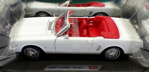 �y���������z�z�r�[ �E�͌^�ԁE�o�C�N ���[�V���O�J�[ ���[�^�[�X�P�[���t�H�[�h�}�X�^���O�z���C�gmotor max 118 scale 73100ptm 1964 12 ford mustangwhite